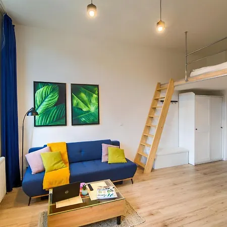 Apartment Tiny Studio City Centre / Mala Kawalerka *